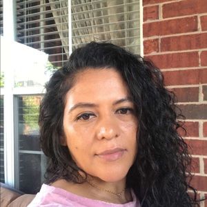 Meet your Posher, Nilza